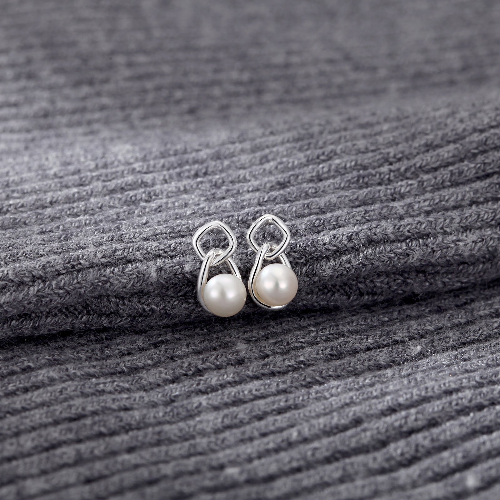 S999 Sterling Silver Pure Silver Light Luxury Stud Earrings Pearl Natural Freshwater