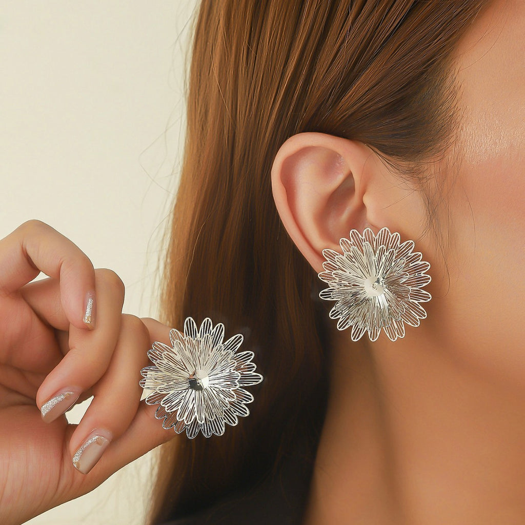 Three-dimensional Hollow Flower Earrings